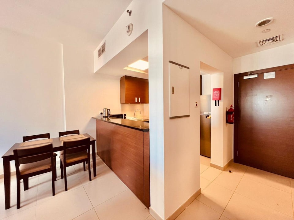 OYO HOME 1494 1 Bedroom Apartment, Al Reem Island, Abu Dhabi