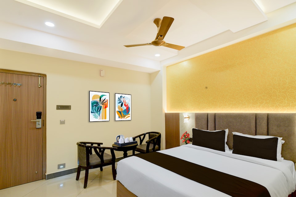 Super Townhouse Oak Premier Raidurg Biodiversity Park, Gachibowli, Hyderabad