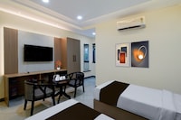 Super Townhouse Oak Premier Raidurg Biodiversity Park