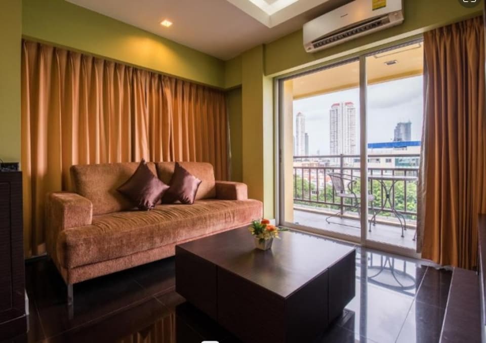 Palette Bella B All Suites Bangkok Hotel, Bang Rak, Bangkok