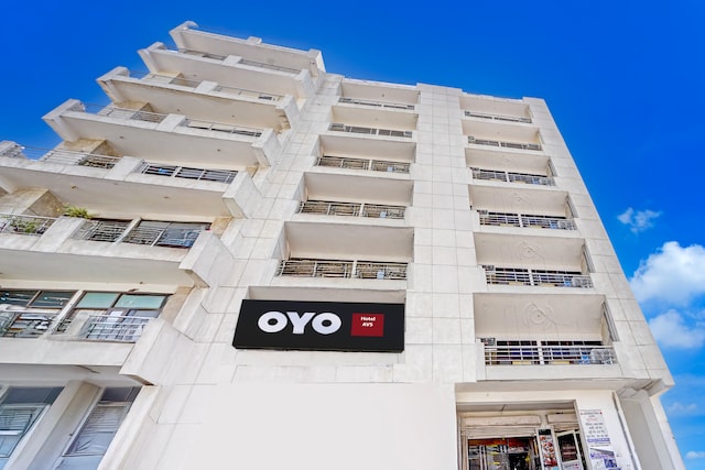 Hotel O Avs Hotel and restaurant