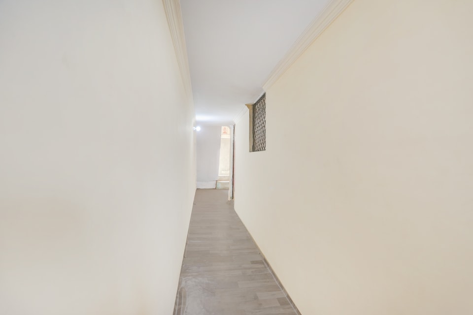 SPOT ON Top Plus, Naini, Prayagraj