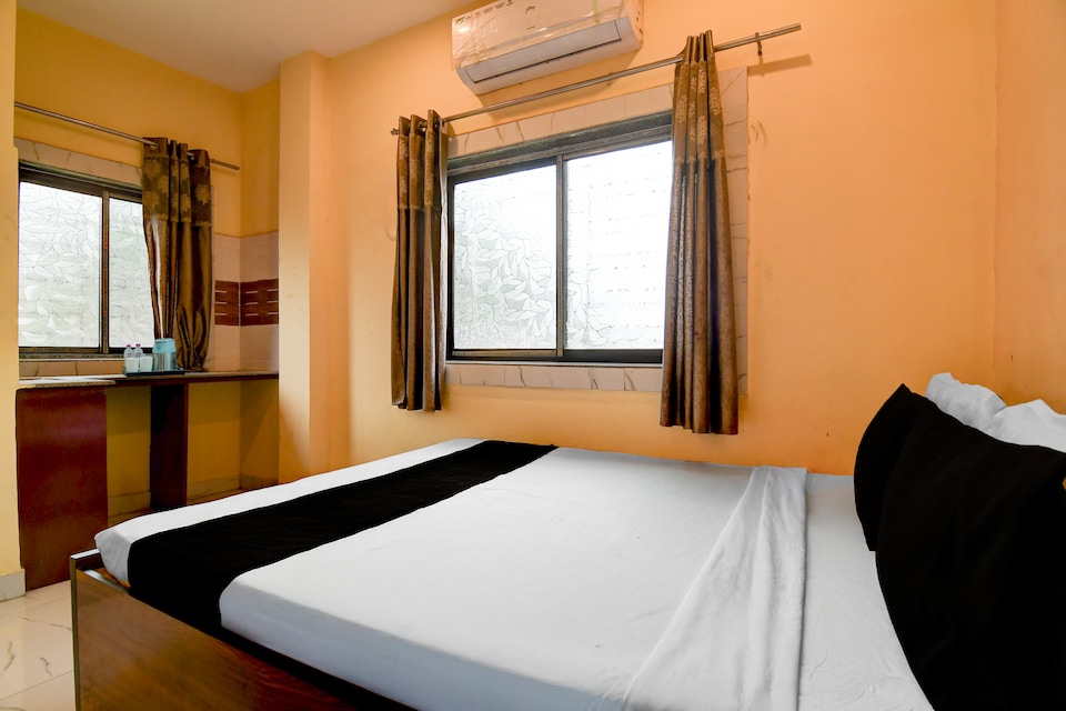 Hotel O Agarpara Railway Station Road Formerly Chowdhury Guest House, Bhawanipore Kolkata, Kolkata