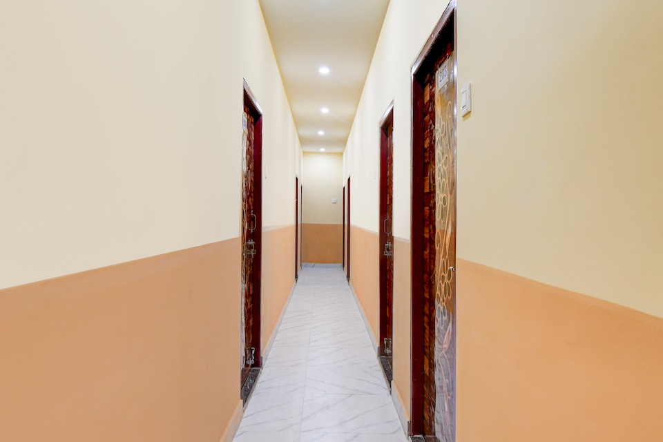 Hotel O Chowdhury Guest House, Bhawanipore Kolkata, Kolkata