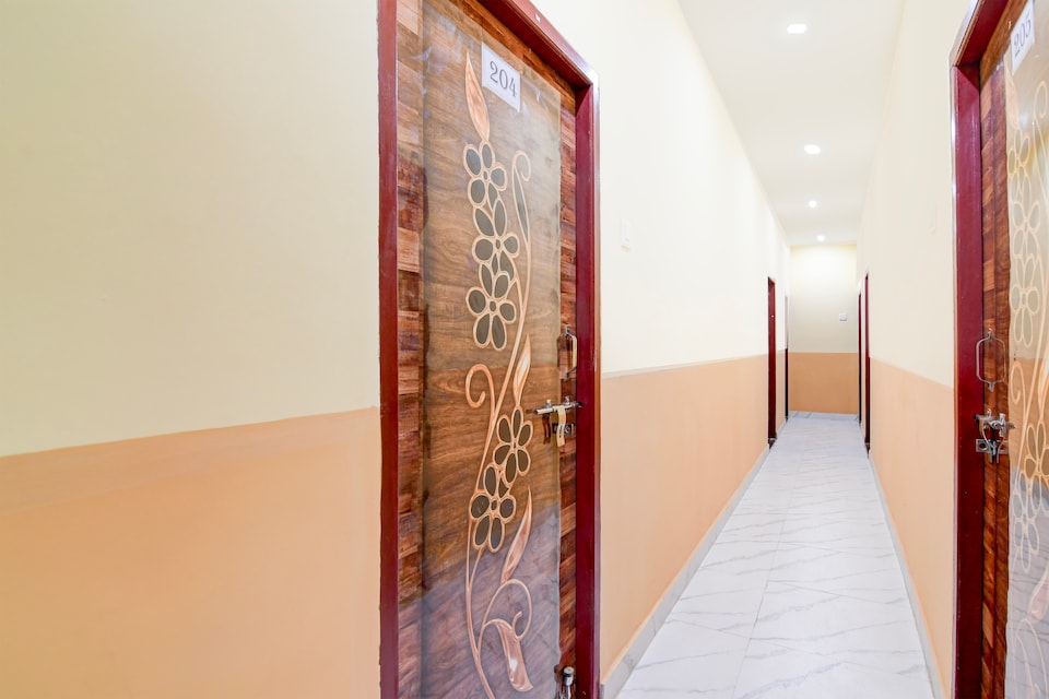 Hotel O Chowdhury Guest House, Bhawanipore Kolkata, Kolkata