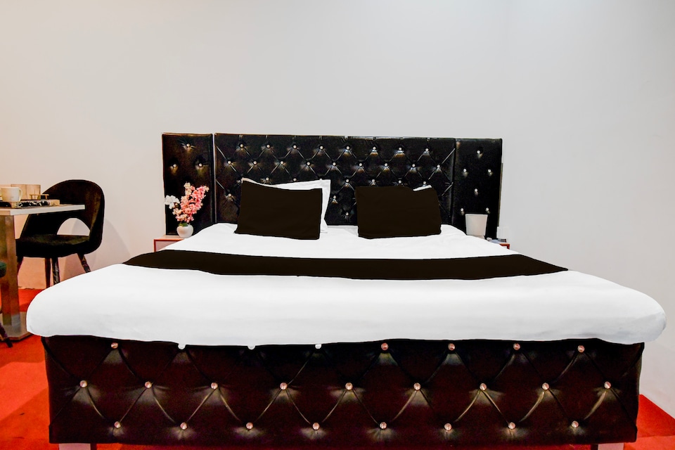 SPOT ON Food Court &club, Golghar, Gorakhpur