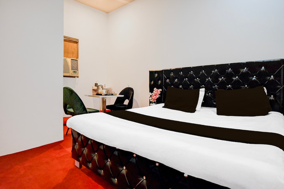 SPOT ON Food Court &club, Golghar, Gorakhpur