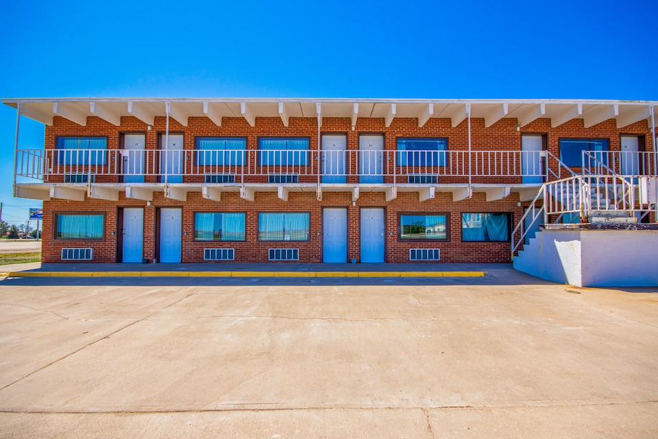 OYO Crossroads Inn, Osborne KS, Osborne KS