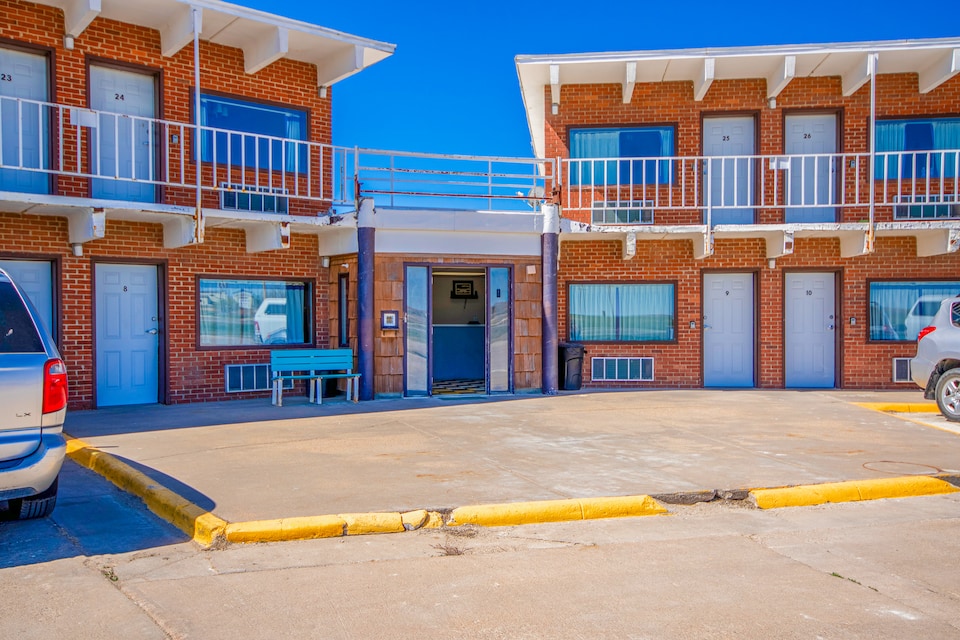OYO Crossroads Inn, Osborne KS, Osborne KS