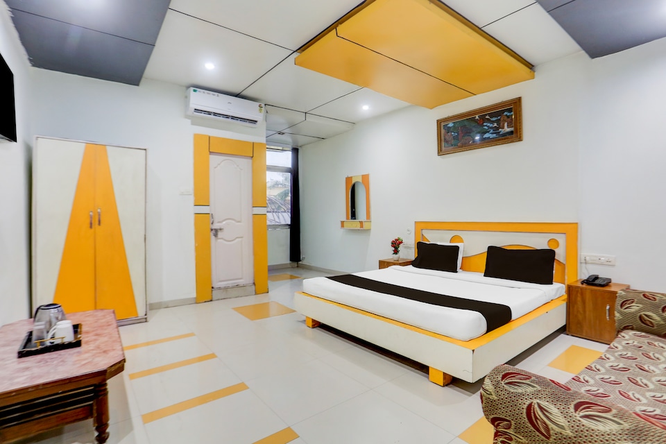 Collection O Nandanpura Sipri Bazar Formerly Hotel Highway Jhansi, Jhansi, Jhansi