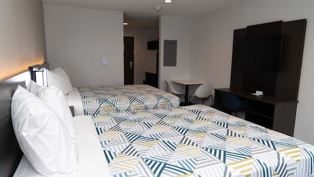 2 Queen Beds | Mobil Access Tub Nsmk Kitchen