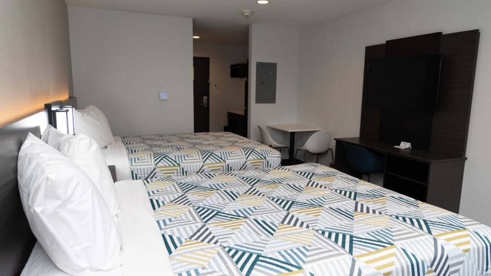 2 Queen Beds | Non-Smoking