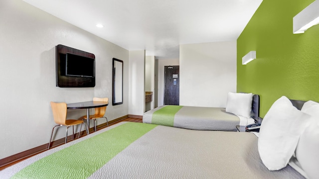 2 Queen Beds | Mobil Access Tub Nsmk Micfridg