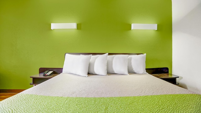 1 King Bed | Suite, Non-Smoking, Micfridge