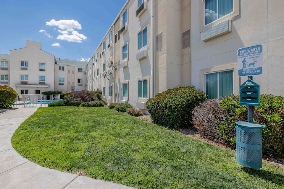 Motel 6 Albuquerque, NM - North, C87123, Albuquerque NM