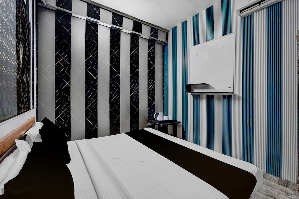 Hotel O Sector 121 Gaur City Mall Noida Formerly Royal FNG, Noida City, Noida