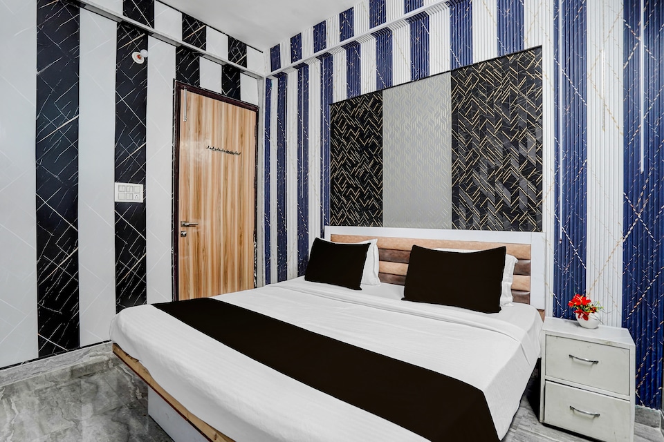 Hotel O Sector 121 Gaur City Mall Noida Formerly Royal FNG, Noida City, Noida