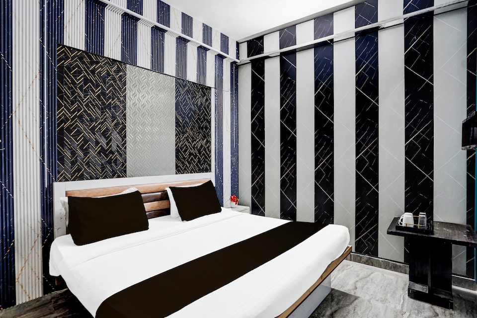 Hotel O Sector 121 Gaur City Mall Noida Formerly Royal FNG, Noida City, Noida