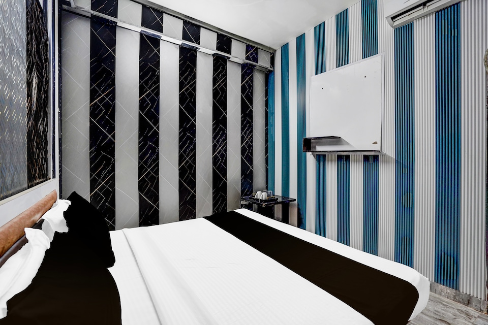 Hotel O Sector 121 Gaur City Mall Noida Formerly Royal FNG, Noida City, Noida