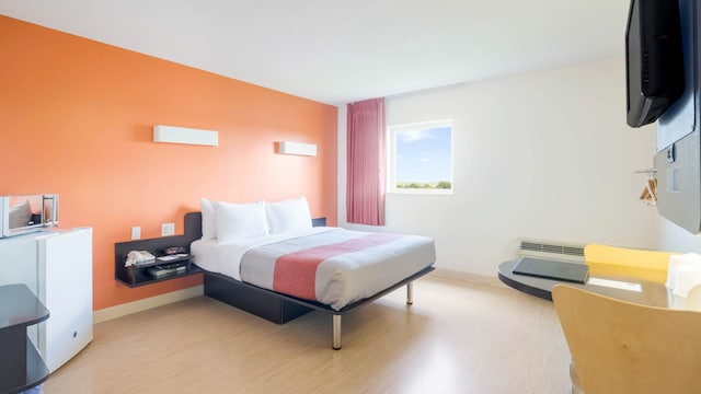 1 Queen Bed | ADA/RI Shower/Non-Smoking