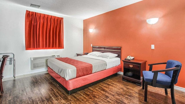 1 Queen Bed | Mob Acc RI Shwr Nsmk Micfridg