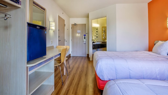 2 Full Beds | Micfridge