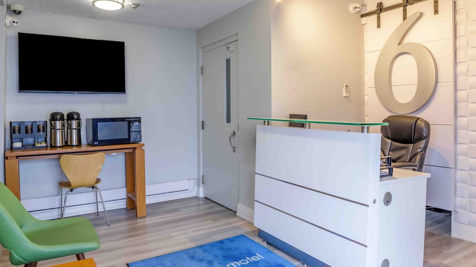 Motel 6 Niagara Falls, ON – Near the Falls, L2A, Niagara Falls Area