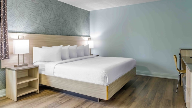 1 King Bed | Non-Smoking