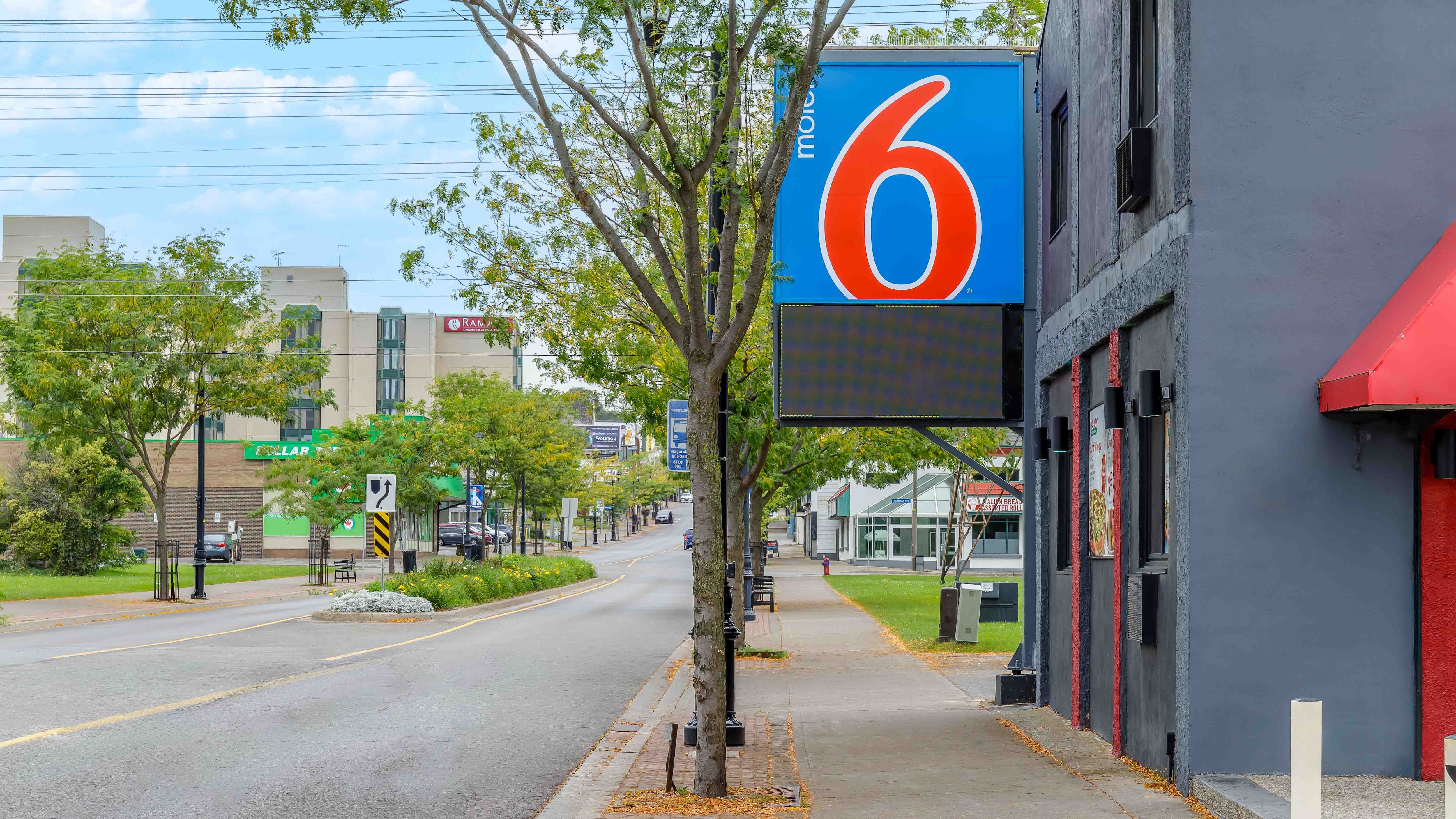 Motel 6 Niagara Falls, ON – Near the Falls, Motel 6 Niagara Falls