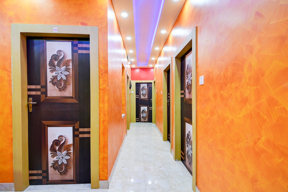 Hotel O Madhyamgram Railway Station Formerly Dolphin, Barasat, Kolkata