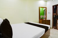 Hotel O Madhyamgram Railway Station Formerly Dolphin