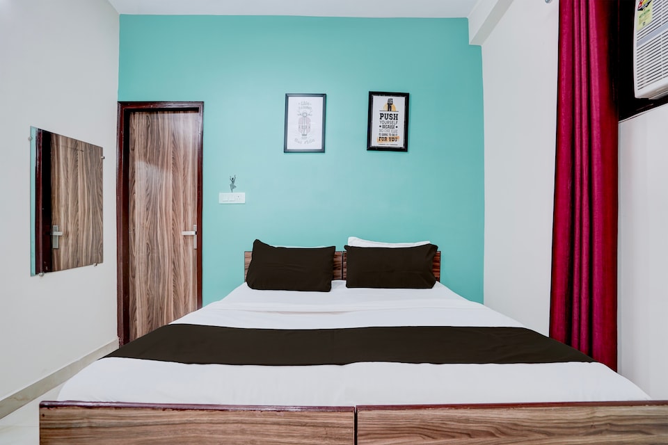 OYO Townhouse Anmol Residency , Saket Delhi, Delhi