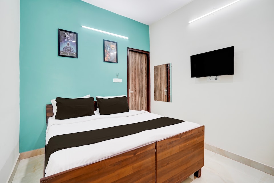 OYO Townhouse Anmol Residency , Saket Delhi, Delhi