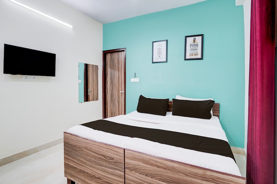 OYO Townhouse Anmol Residency , Saket Delhi, Delhi