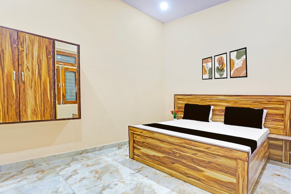 SPOT ON  Hitech Hotal, Moradabad, Moradabad