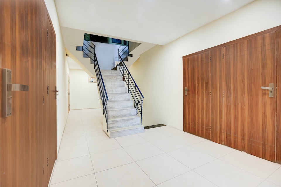 Hotel O The Royal INN, Pakhowal Road Ludhiana, Ludhiana