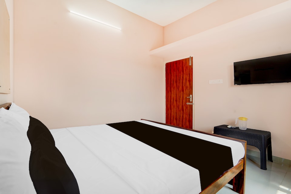 Hotel O Praneeth Residency , Sathy Road Coimbatore, Coimbatore