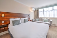 Palms Hotel & Retreat By Palette London Romford