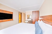Palms Hotel & Retreat By Palette London Romford