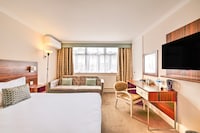 Palms Hotel & Retreat By Palette London Romford