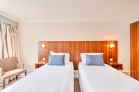 Palms Hotel & Retreat By Palette London Romford