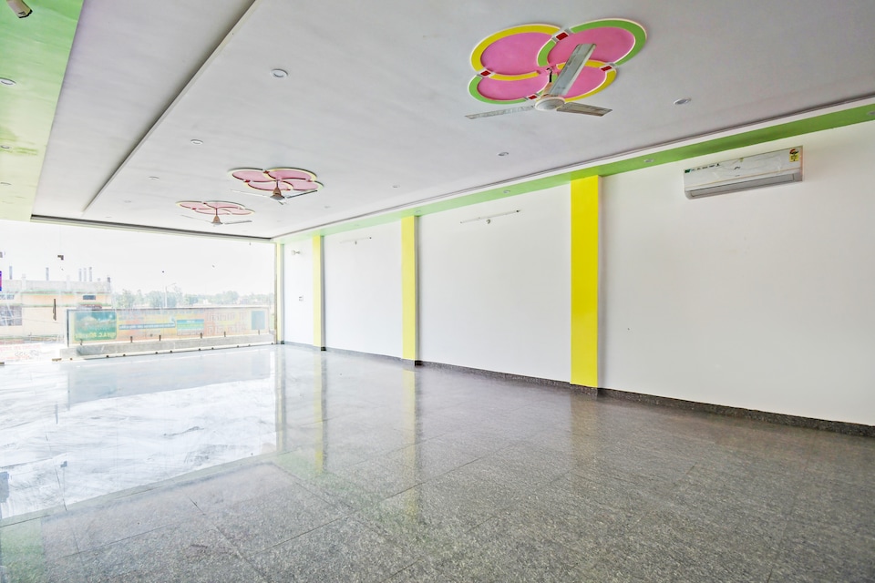 Hotel O Shri Balaji Marriage Lawn And Hotel, Sitapur, Sitapur