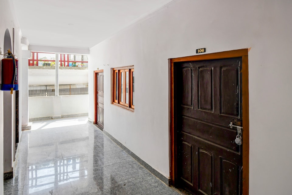 Hotel O Shri Balaji Marriage Lawn And Hotel, Sitapur, Sitapur