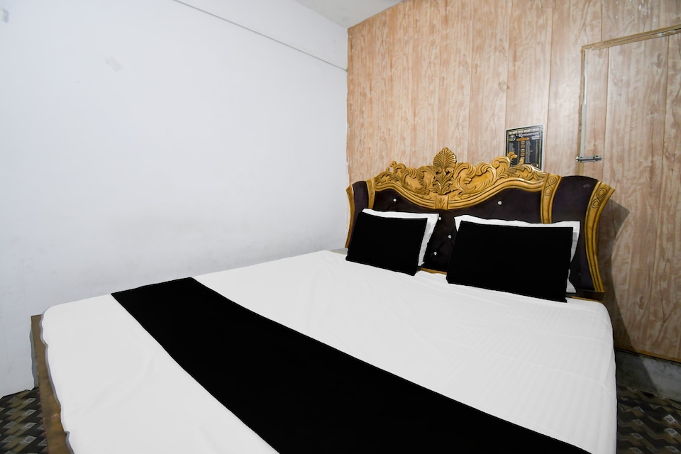 SPOT ON The Hotel Royal Dream Place, Etawah, Etawah