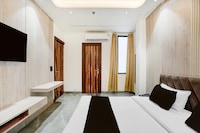 Hotel O N P PALACE