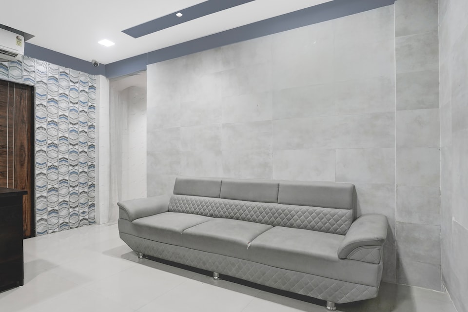 OYO 834614 Hotel Orange In, Dindoli, Surat