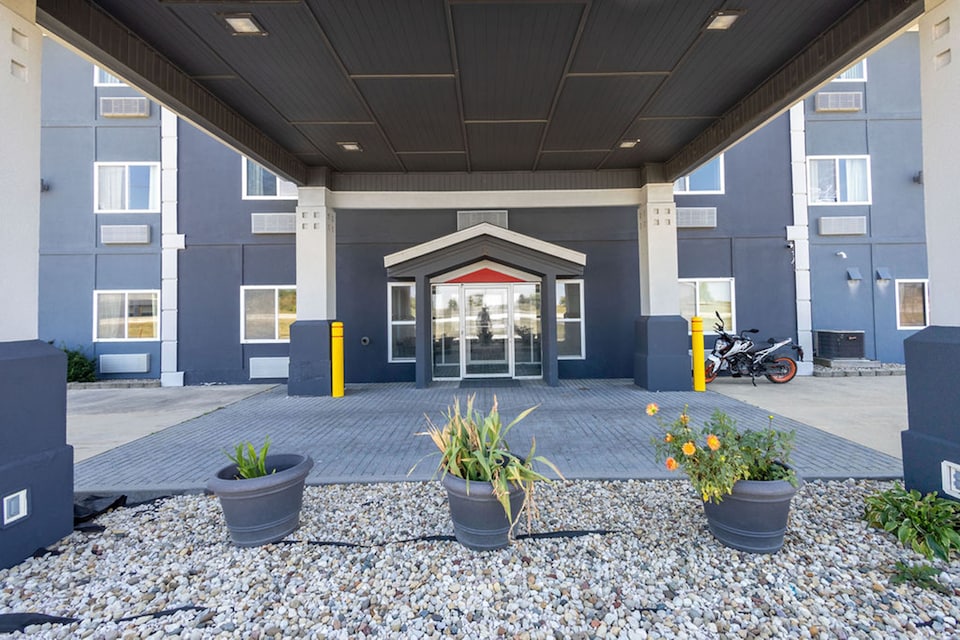 Burgundy Inn & Suites By OYO El Paso, El Paso, IL, El Paso, IL