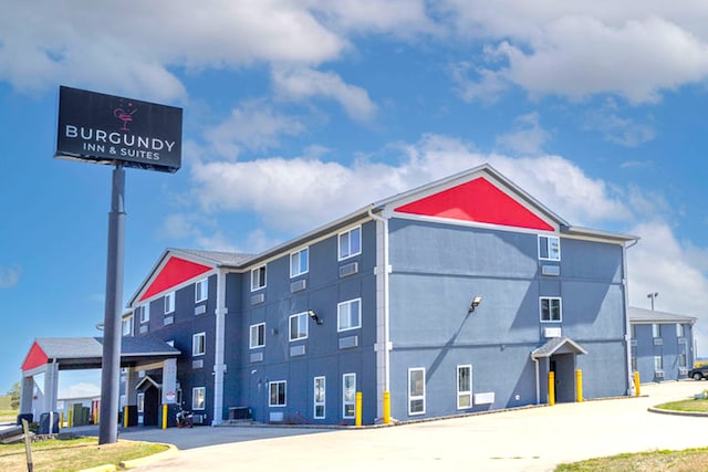 Burgundy Inn & Suites By OYO El Paso