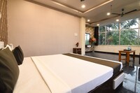 Collection O Howrah Near Botanical Garden Main Gate