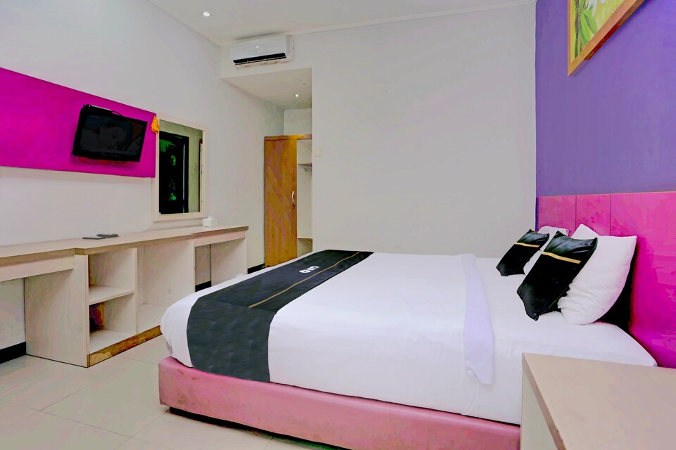 Hotel O Bogor near Kebun Raya Bogor formerly Guest House Saputra, Bogor, Bogor